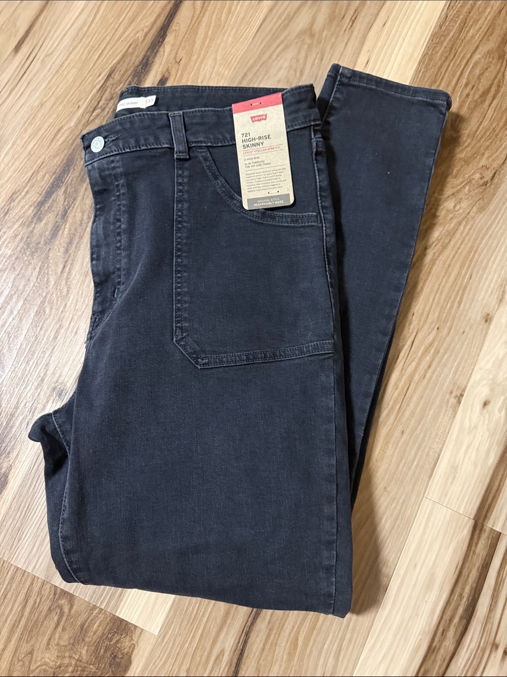 Levi's Skinny Jeans in Charcoal Black